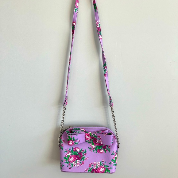 Eccentric Betsey Johnson roses purse - Picture 2 of 5